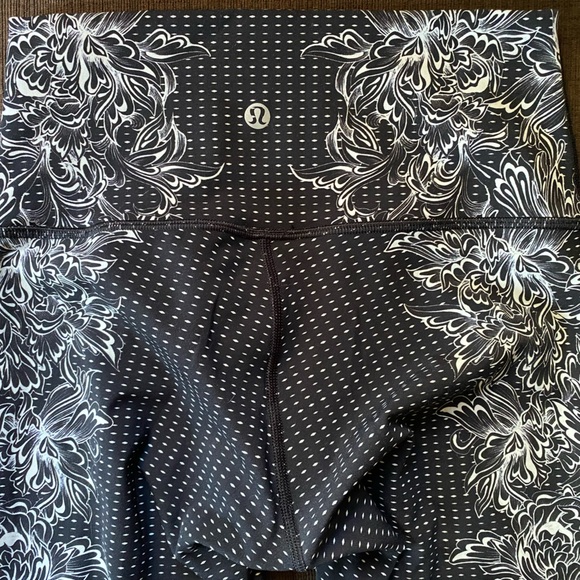 Lululemon Wunder Under Hi-Rise 7/8 Leggings Engineered Print Size 4 - Picture 7 of 7